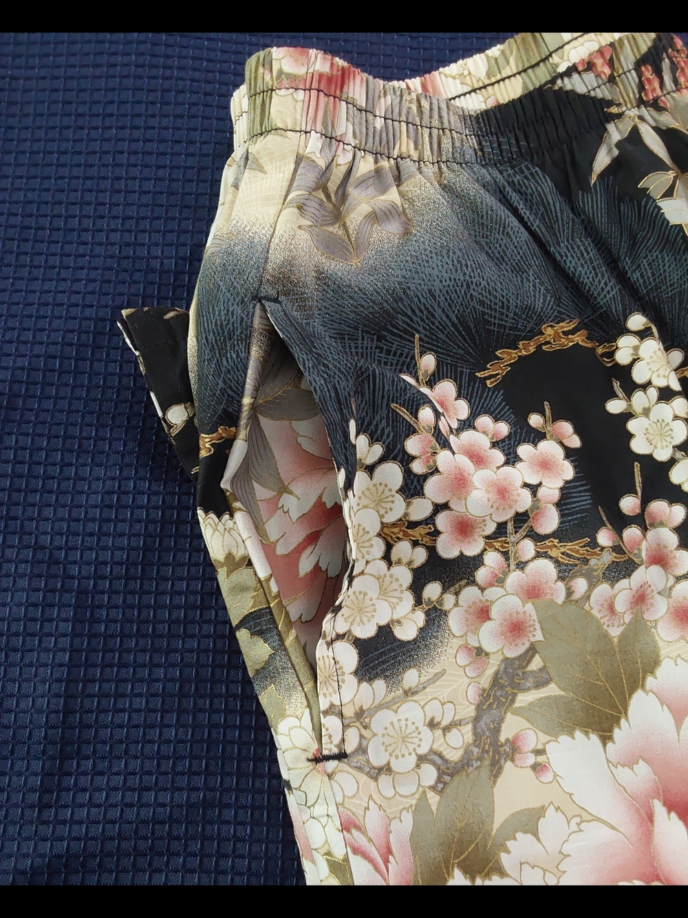 Floral Print Women's Capris with Pink Bloom - Picture 3 of 7